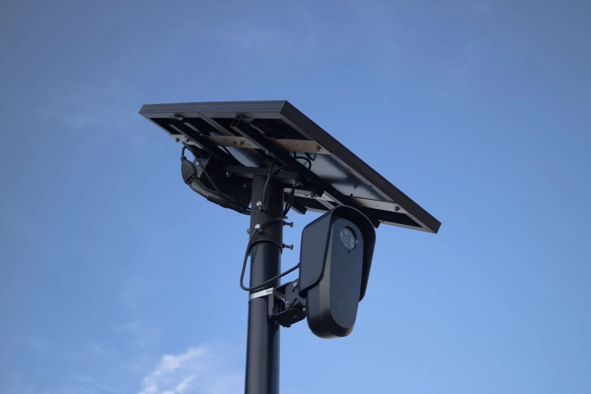 哈尔滨市欧尔泰照明LED工矿灯选型参数与节能效率对比分析