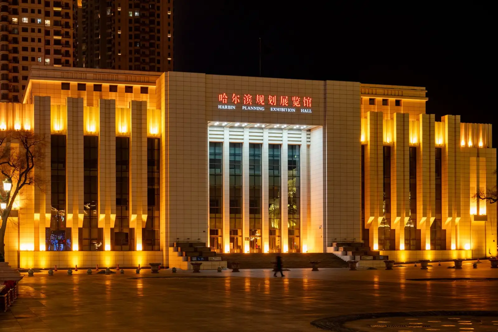 哈尔滨欧尔泰LED工矿灯高天棚厂房照明方案与节能效益分析