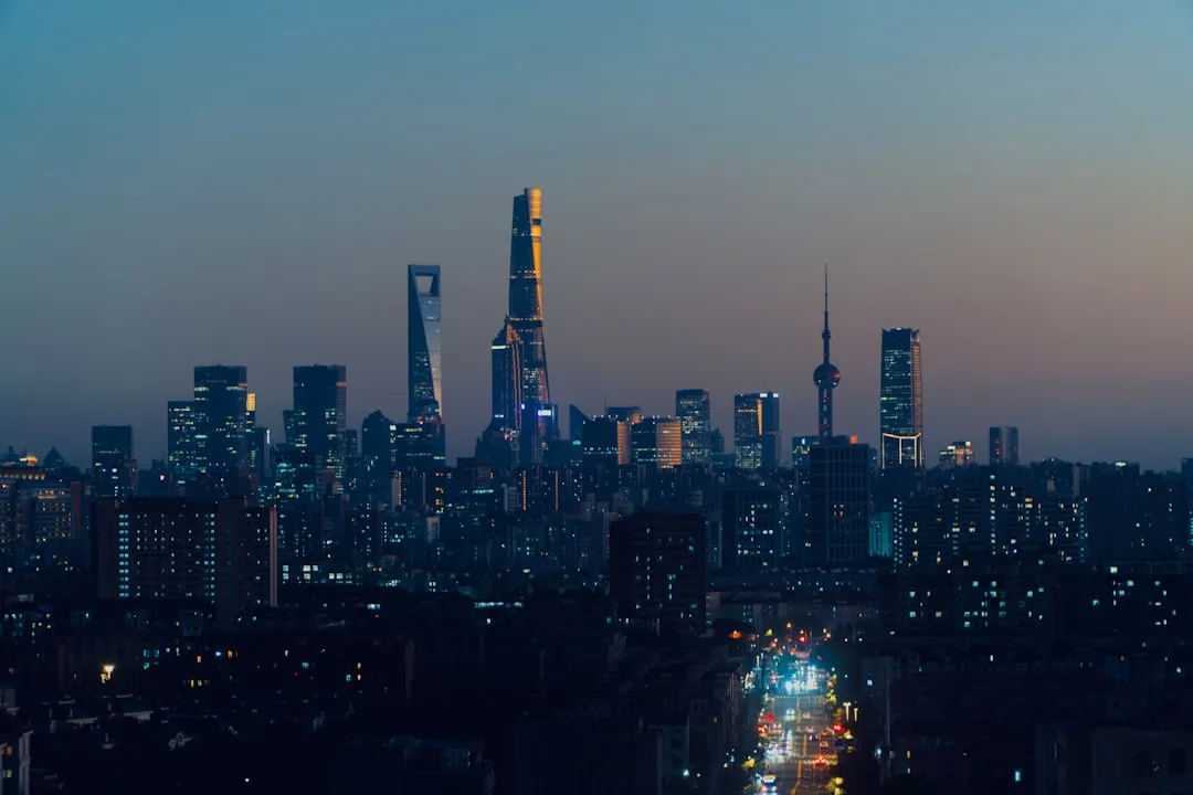 东北地区工厂节能改造：LED工矿灯替代传统金卤灯的优势分析